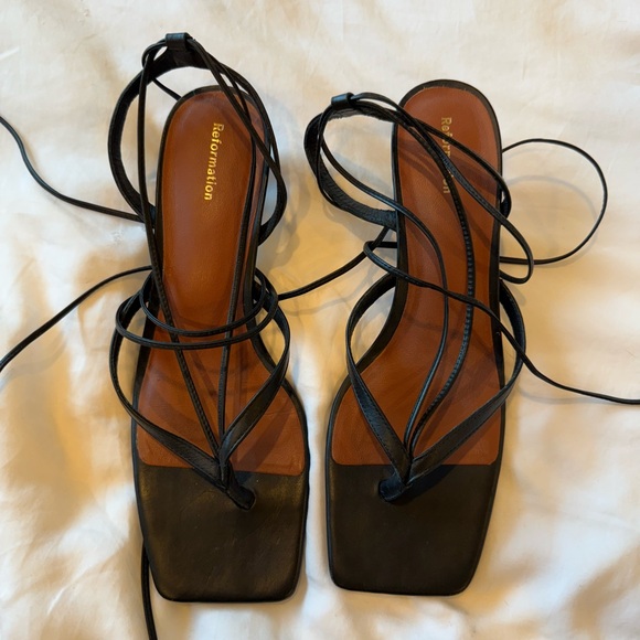 Reformation Selene Lace Up Kitten Heel Sandal - Picture 3 of 4